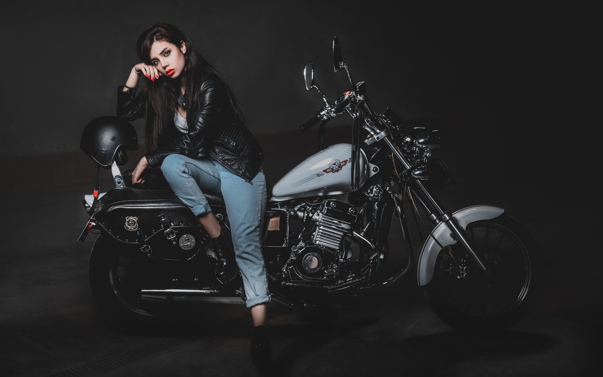 Biker girls: style and drive in Zhenjiang