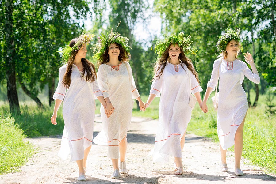 Slavic girls in Zhenjiang