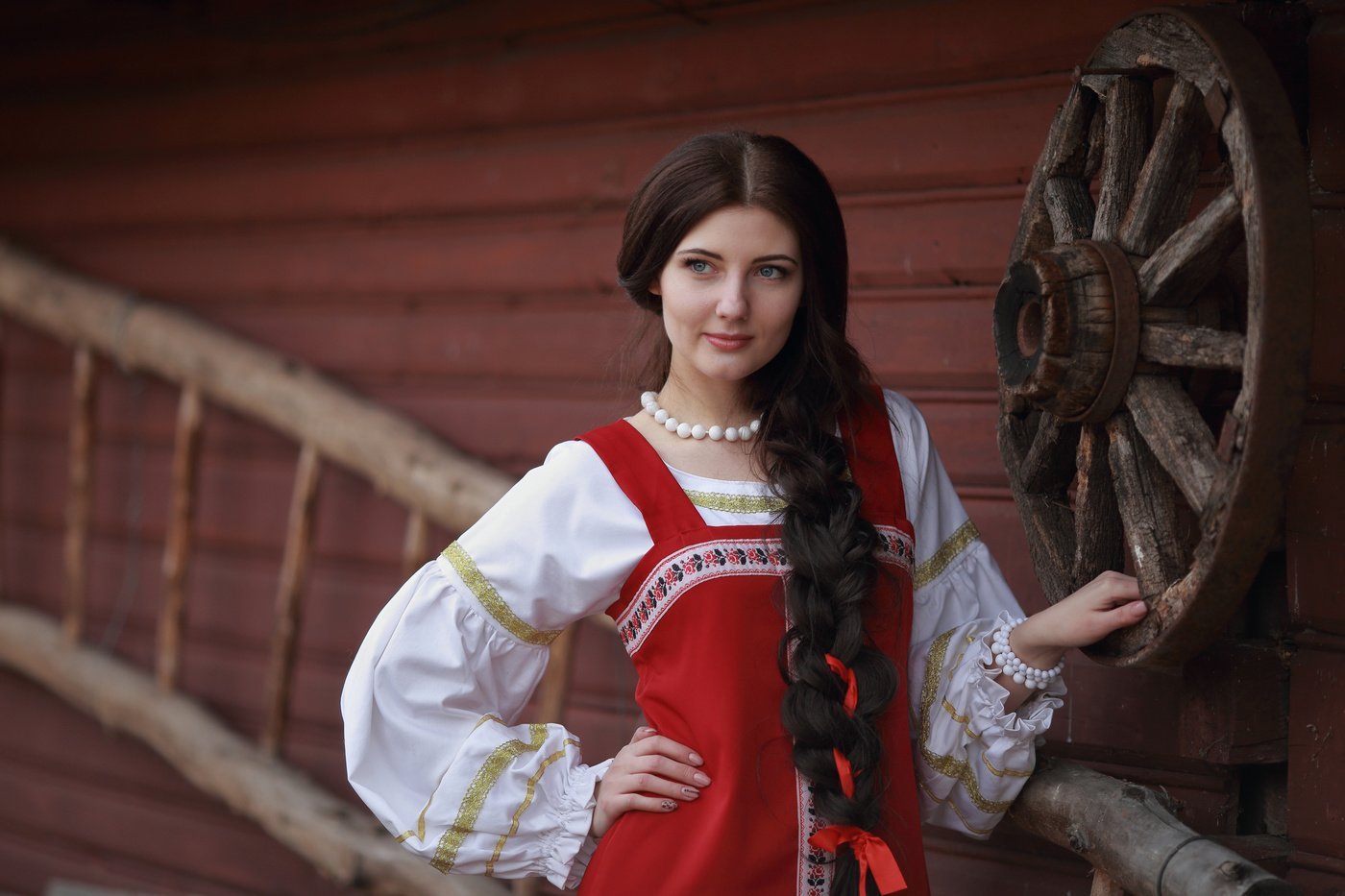 Girls in Slavic costumes in Zhenjiang