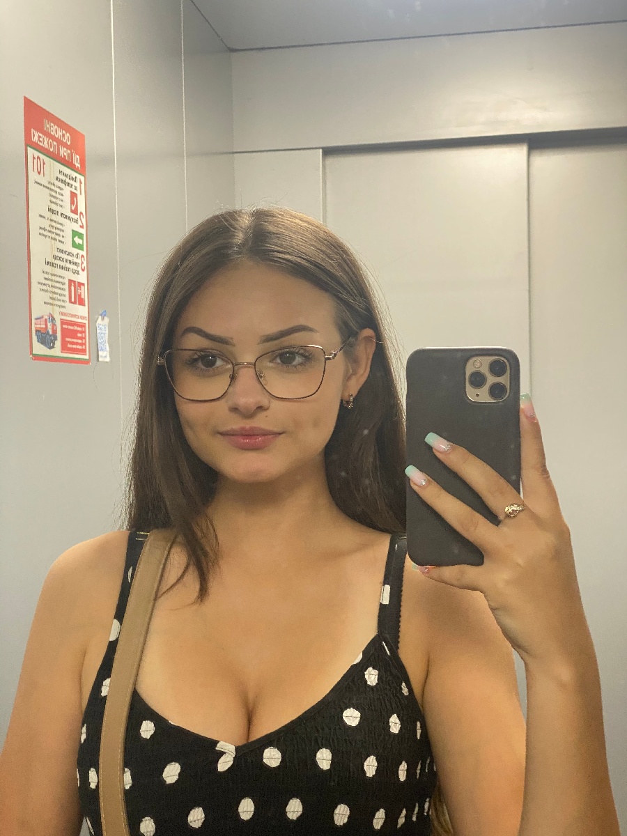 Sexy model Stacy in Zhenjiang